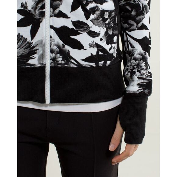 Lululemon Calm & Cozy Jacket Brisk Bloom Black White Cotton Fleece Sz 8 ~ RARE!! - Picture 4 of 16